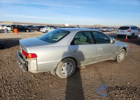 2000 Toyota Camry Ce z USA, uszkodzony, nr VIN 4T1BG22K7YU646652